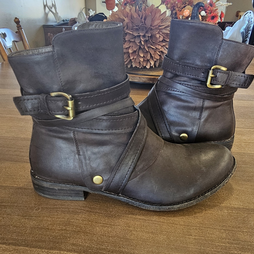 Miz Mooz Womens's Bailey Dark Brown Ankle Boots with Buckle Detail Size 9